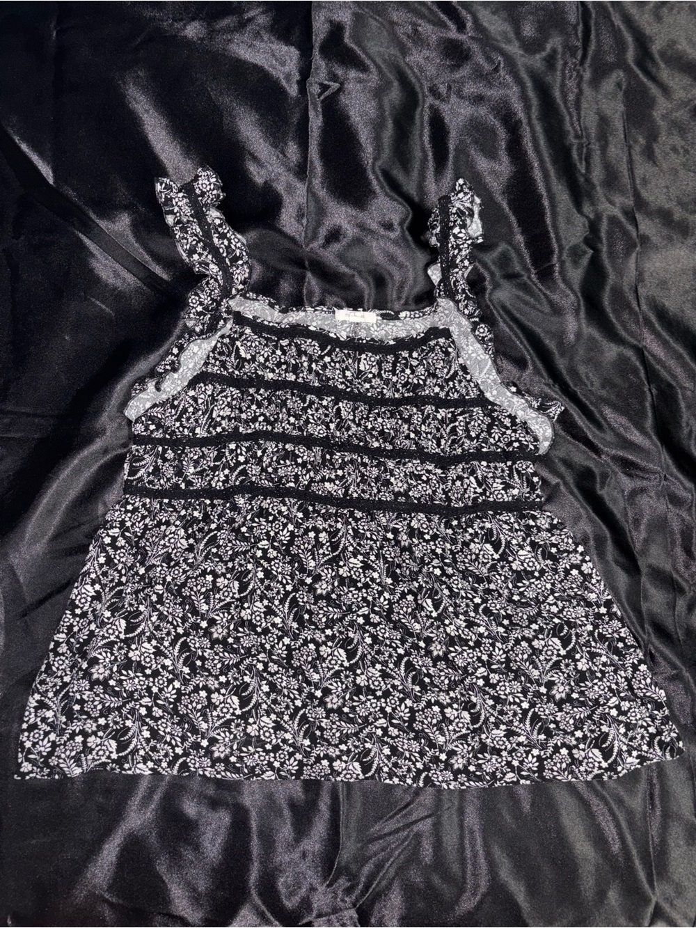 Black & White Floral Lace-Trim Tank Top